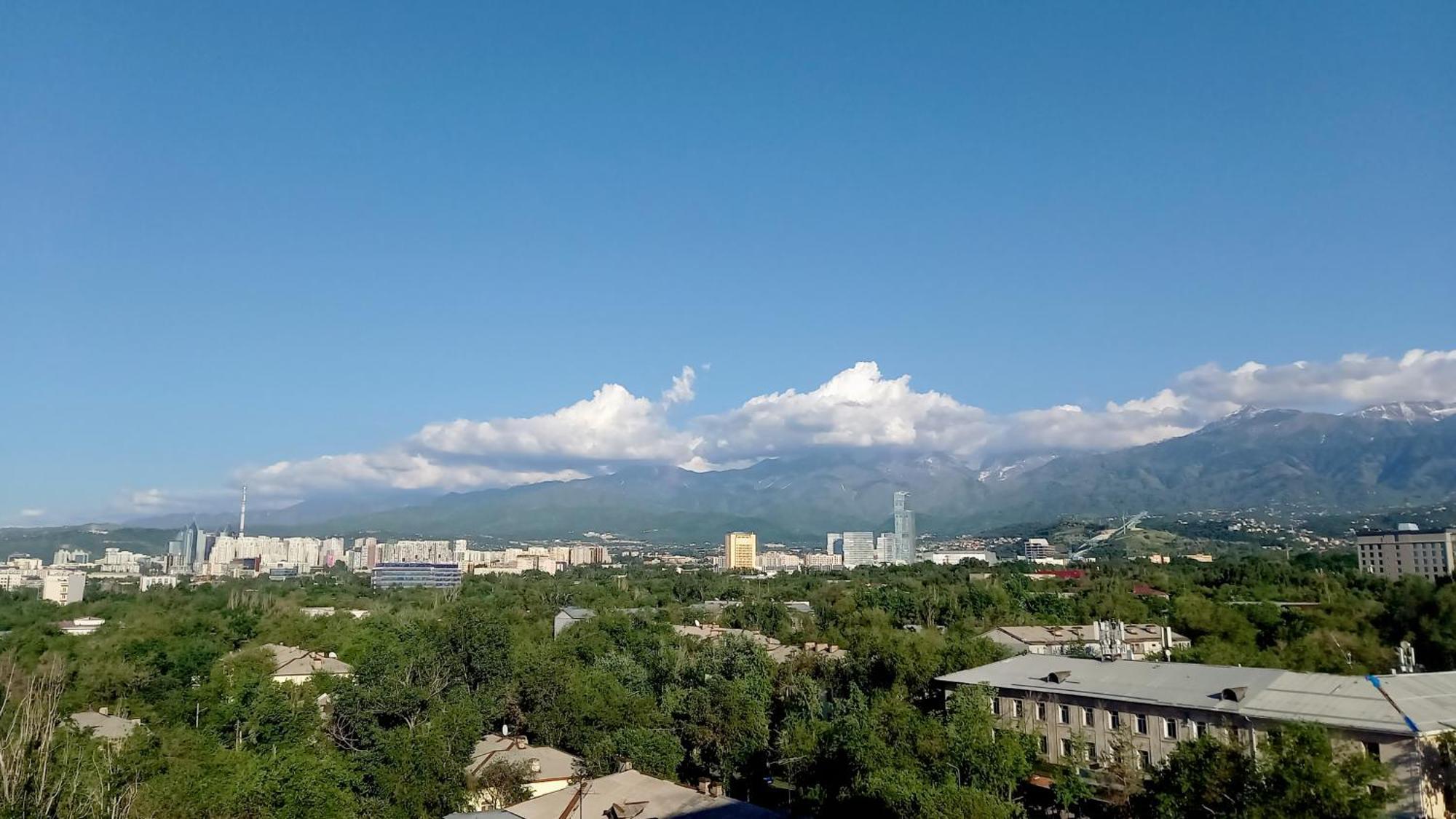 "Картина Горных Вершин" Квартира- "Mountain View" Apartment الماتي المظهر الخارجي الصورة